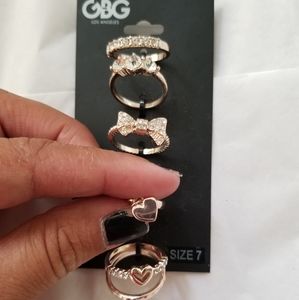 size 7 rings rose Gold from Guess